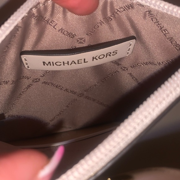 Never used MICHEAL KORS!!🤍 - Picture 6 of 8
